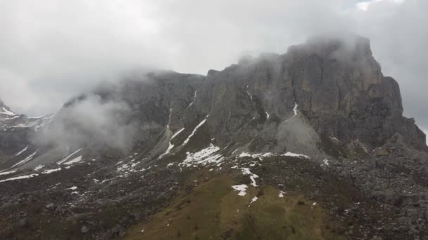 Flyg Från Drönare Bergstoppar Giau Pass Dolomiterna Italien — Stockvideo