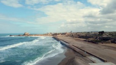 Caesarea Israil 'deki Akdeniz kıyılarından bir İHA' nın hava fotoğrafçılığı.