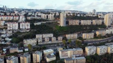 İsrail 'in şafağında Hayfa' nın bir insansız hava aracının hava görüntüleri.