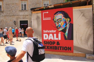 DUBROVNIK, CROATIA - 26 Haziran 2023: Dubrovnik, Hırvatistan 'daki Salvador Dali sergi posteri