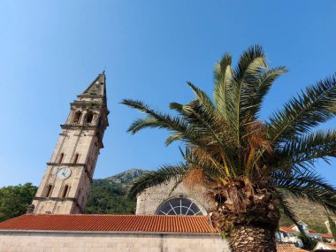 Perast - Karadağ, 20 Haziran 2023: Perast şehir manzarası, yaz boyunca, Kotor Körfezi, Karadağ.