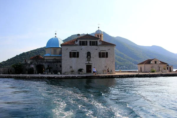 Perast Montenegro Junio 2023 Iglesia Nuestra Señora Las Rocas Isla — Foto de Stock