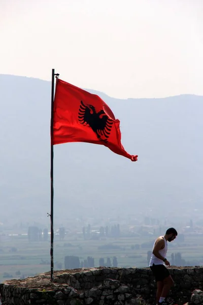Shkoder Albania Junio 2023 Bandera Nacional Albania Ondeando Sobre Torre — Foto de Stock
