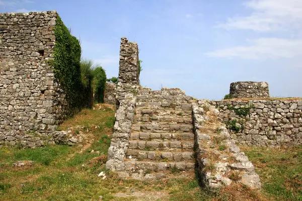 Παλιό Φρούριο Σκόδρα Κάστρο Ροζάφα Μια Ηλιόλουστη Μέρα Του Καλοκαιριού — Φωτογραφία Αρχείου