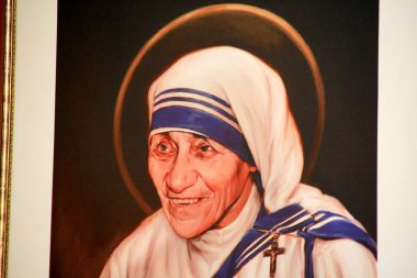 Shkoder, Arnavutluk - 24 Haziran 2023: Meryem Ana Teresa di Kalküta 'nın Portresi, Aziz Stephen Katedrali, Şkoder, Arnavutluk