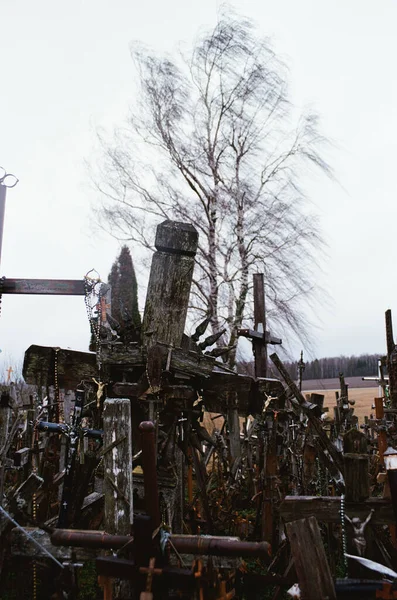 Cruzes Madeira Colina Cruzes Lituânia Escuro Misterioso Culto Cristão Atmosfera — Fotografia de Stock