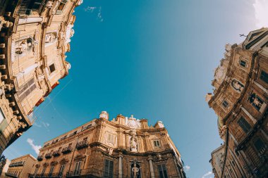 Palermo, İtalya 'daki Quattro Canti meydanının yatay görüntüsü