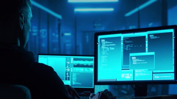 Компьютерный Хакер Худи Затемненное Темное Лицо Концепция Хакерской Атаки Зараженного — стоковое видео