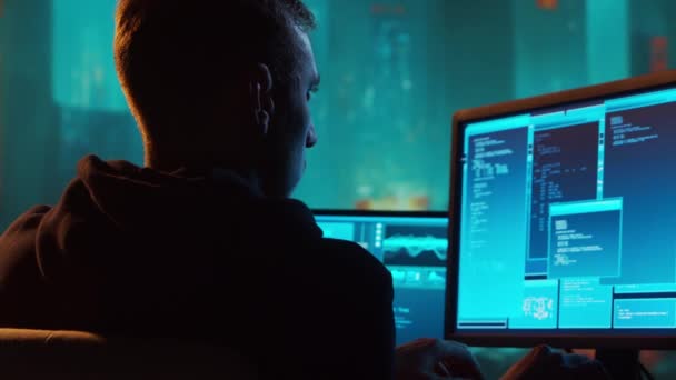 Computer Hacker Kapuzenpulli Dunkles Gesicht Konzept Von Hackerangriffen Virus Infizierter — Stockvideo