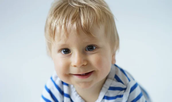 Kleines Glückliches Und Lächelndes Süßes Baby Studio Porträt Eines Einjährigen Stockbild