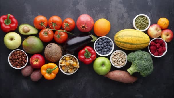 Zdravé Stravovací Přísady Čerstvá Zelenina Ovoce Superpotraviny Výživa Strava Veganská — Stock video