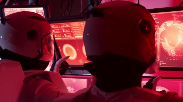 Zespół Astronautów Skafandrach Kosmicznych Pokładzie Stacji Mars Załoga Kosmonautów Pilotujących — Wideo stockowe
