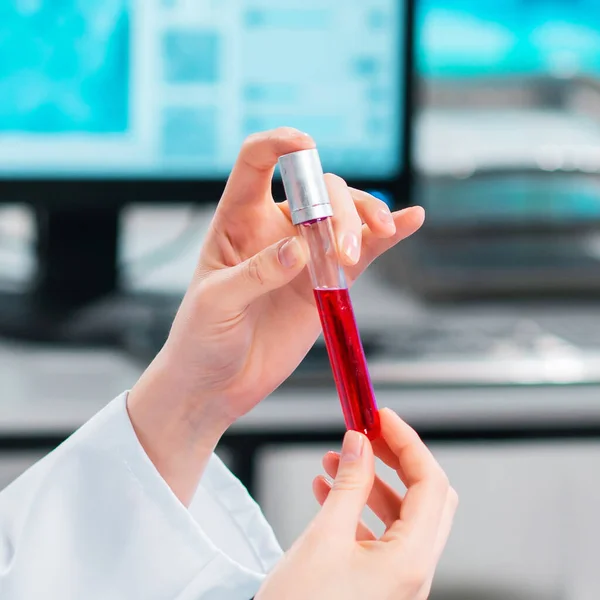 Una Scienziata Professionista Sta Lavorando Vaccino Moderno Laboratorio Ricerca Scientifica — Foto Stock