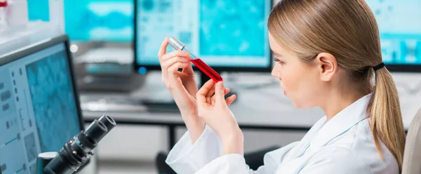 Professional Female Scientist Working Vaccine Modern Scientific Research Laboratory Laboratory — Stock fotografie