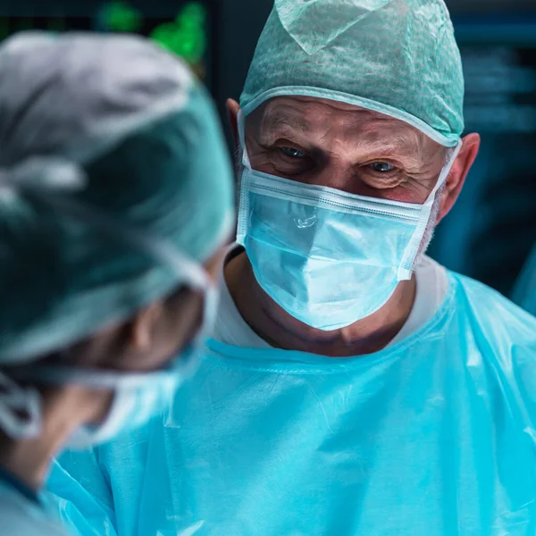 Diverse Team Professional Medical Doctors Performs Surgical Operation Modern Operating — Stock Photo, Image