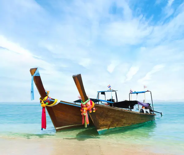 Thai Traditional Wooden Longtail Boat Beautiful Sand Beach Thailand Concept Fotografia De Stock