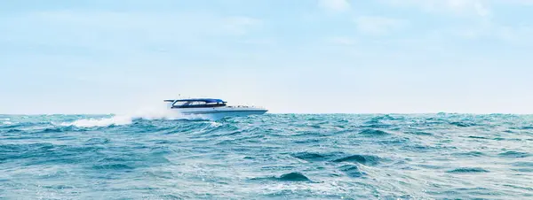 Großes Und Luxuriöses Motorboot Meer Speedboat Schiff Reise Und Urlaubskonzept Stockfoto