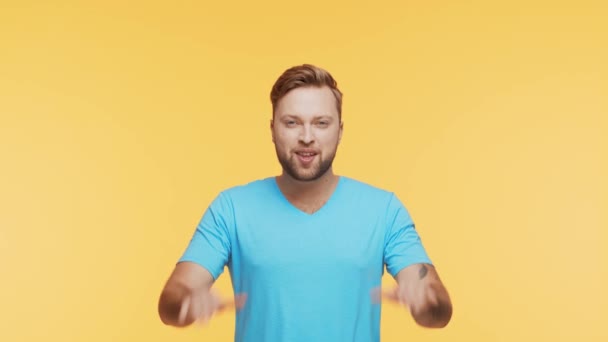 Expressive Young Man Screaming Shouting Vibrant Background Studio Portrait Handsome — Stock Video