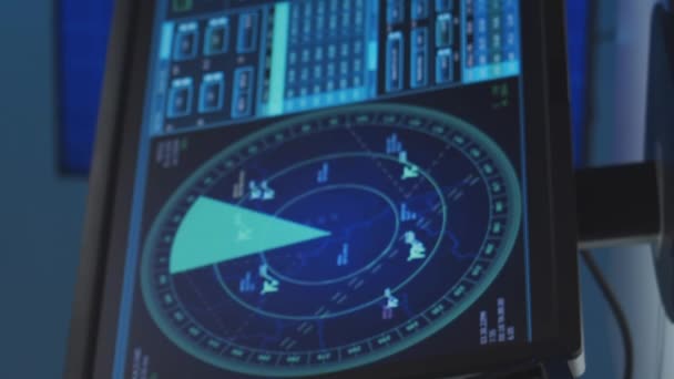 관제탑에 항공기 레이다 컴퓨터 디지털 지도를 사용하여 — 비디오