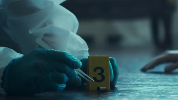 Detective Collecting Evidence Crime Scene Forensic Specialists Making Expertise Home — Vídeo de stock