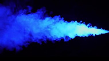 Siyah arka plan üzerinde soyut duman dokusu. Karanlıkta sis..