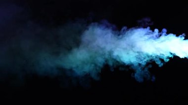 Siyah arka plan üzerinde soyut duman dokusu. Karanlıkta sis..