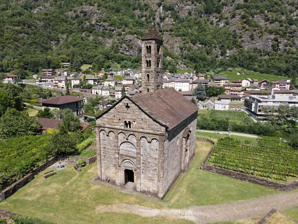 Vista Del Dron Iglesia San Nicolao Giornico Los Alpes Suizos — Foto de Stock