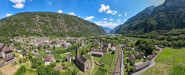 Drone Vista Sul Paese Giornico Sulle Alpi Svizzere — Foto Stock