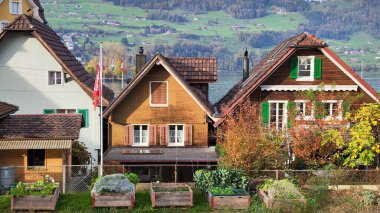 Buochs, İsviçre - 30 Ekim 2022: İsviçre Alplerinde Buochlar 'ın evleri