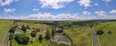 Güney Afrika 'daki Shepstone Limanı yakınlarındaki Oribi geçidinde insansız hava aracı görüntüsü