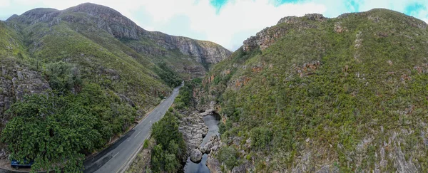 Maisema Joen Rannalla Barrydalen Lähellä Etelä Afrikassa — kuvapankkivalokuva