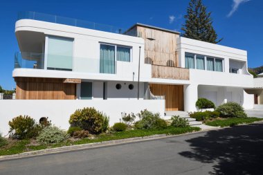 Güney Afrika 'daki Hermanus' un modern evine bakın.