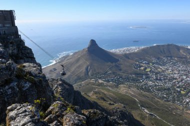 Güney Afrika 'daki dağdan Cape Town' a bakın.