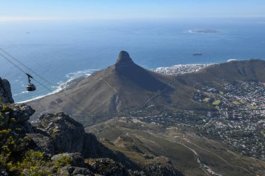 Güney Afrika 'daki dağdan Cape Town' a bakın.