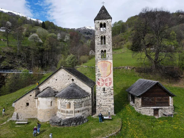 Drone Uitzicht Kerk Van Saint Carlo Leontica Blenio Velley Zwitserland — Stockfoto