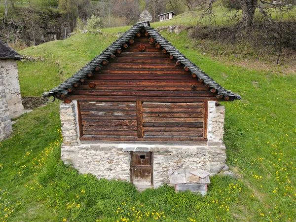 Vista Drone Uma Casa Rural Leontica Blenio Velley Suíça — Fotografia de Stock
