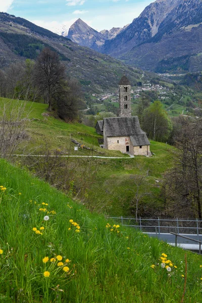 Pohled Kostel Carla Leontica Blenio Velley Švýcarsku — Stock fotografie