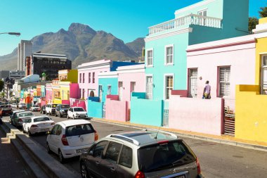 Cape Town, Güney Afrika - 3 Şubat 2023: Güney Afrika Cape Town 'da Bo Kaap' in renkli evleri