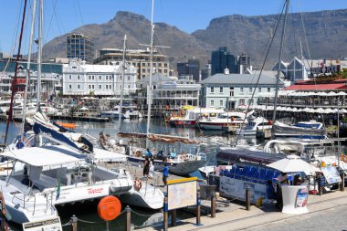 Cape Town, Güney Afrika - 3 Şubat 2023: Güney Afrika 'daki Cape Town' un rıhtımı