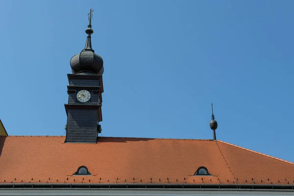 2023年5月20日ハンガリー ブダペスト ハンガリーのブダペストにあるフィッシャーマンズベースの時計塔 — ストック写真