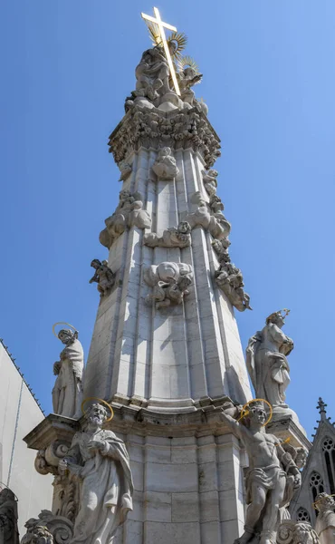 ハンガリー ブダペスト 2023年5月20日 ハンガリー ブダペストにあるフィッシャーマンズベースの聖三位一体柱 — ストック写真
