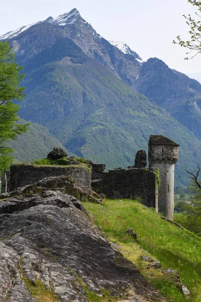 Utsikt Över Ruinerna Slottet Serravalle Blenio Dalen Den Italienska Delen — Stockfoto