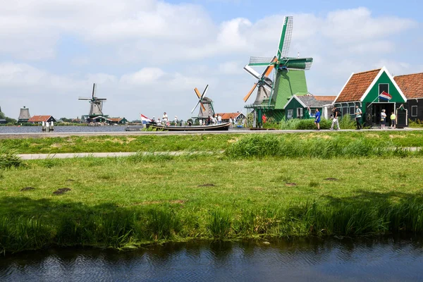 ザーンセ スカンス オランダ 2023年6月21日 オランダのアムステルダム近郊のザーンセ スカンスの風車での眺め — ストック写真