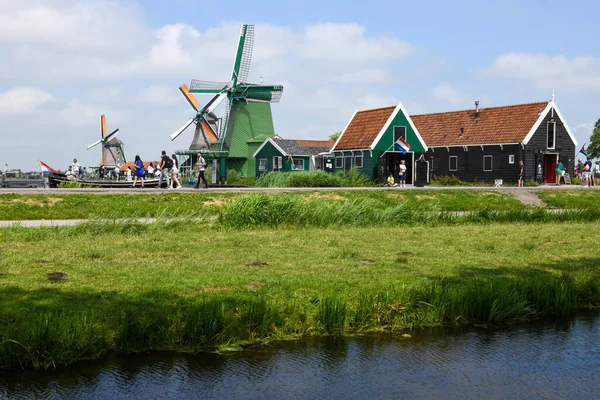 ザーンセ スカンス オランダ 2023年6月21日 オランダのアムステルダム近郊のザーンセ スカンスの風車での眺め — ストック写真
