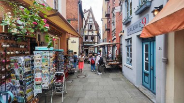 Bremen, Almanya - 22 Haziran 2023: Bremen, Almanya 'daki eski Schnoor mahallesi
