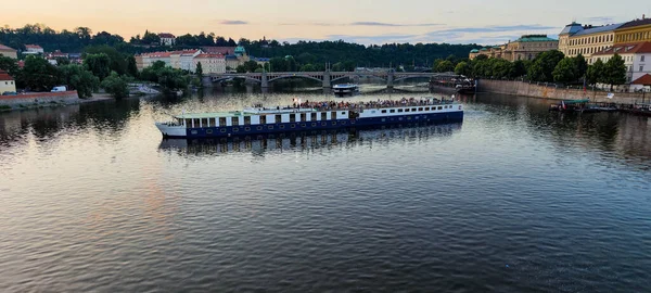 Прага Чешская Республика Июня 2023 Года Моторные Лодки Плывут Праге — стоковое фото
