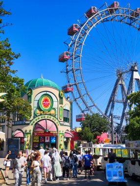 Viyana, Avusturya - 29 Haziran 2023: Avusturya 'daki Prater lunaparkına bakın