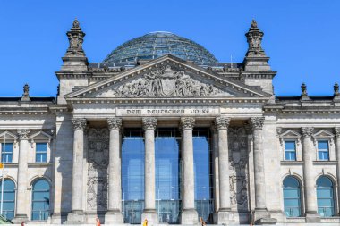 Almanya 'da Berlin' deki Reichstag binasının ayrıntıları