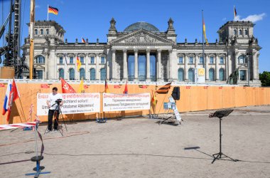 Berlin, Almanya - 24 Haziran 2023: Almanya 'da Berlin' deki Reichstag binasında