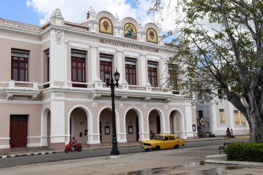 Cienfuegos, Küba - 11 Ağustos 2023: Küba Cinfuegos 'ta Tomas Terry tiyatrosu